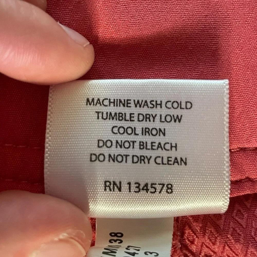 Vineyard Vines **product description